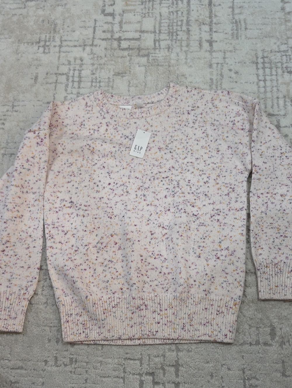 Gap Kids Soft Sweater – Size M Keep your child cozy and comfortable